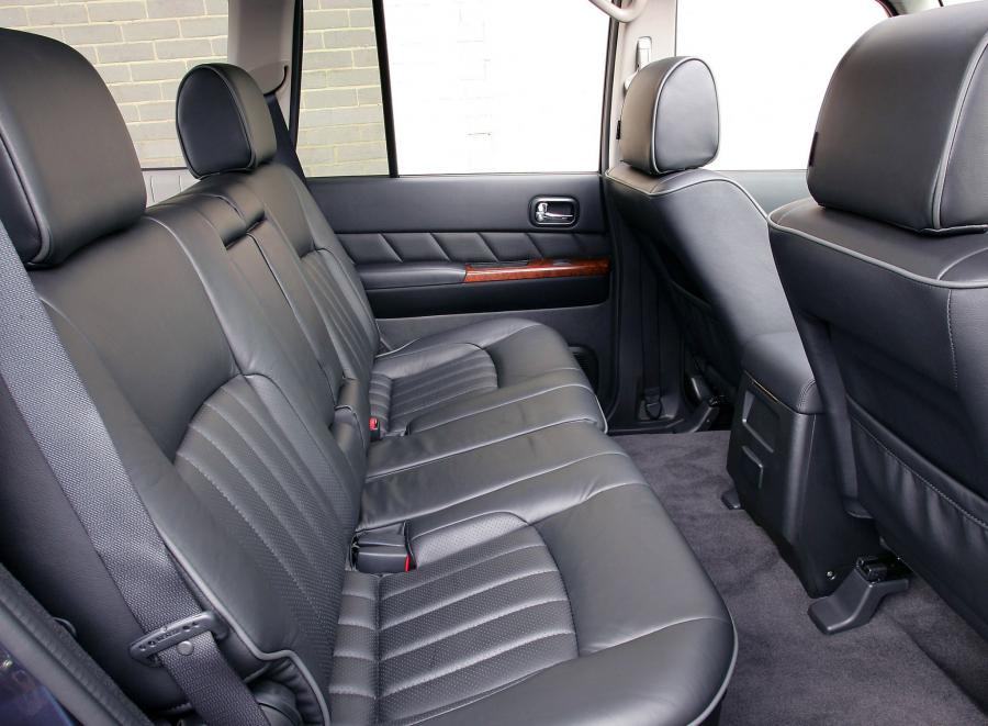  Nissan Patrol 5-Door 2004 года  (UK) (фото 5 из 8)